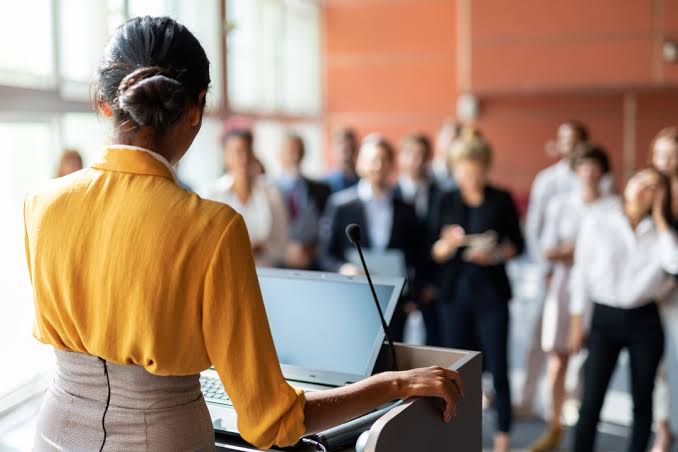 Manfaat Public Speaking dalam Dunia Kerja