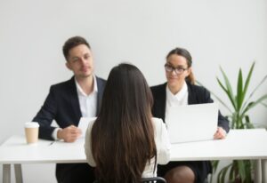 Bagaimana Cara Memperkenalkan Diri Saat Interview Kerja? Ini Langkah-Langkahnya!