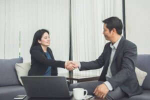 6 Cara Menanyakan Gaji Melalui Chat yang Sopan 