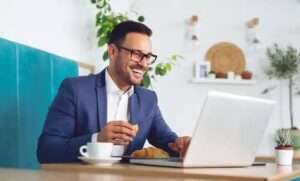 5 Hal yang Membuat Karyawan Betah di Kantor 